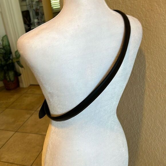 Gucci Women's M/L Black Leather Belt Square Embellished Buckle Contemporary New - Picture 3 of 10